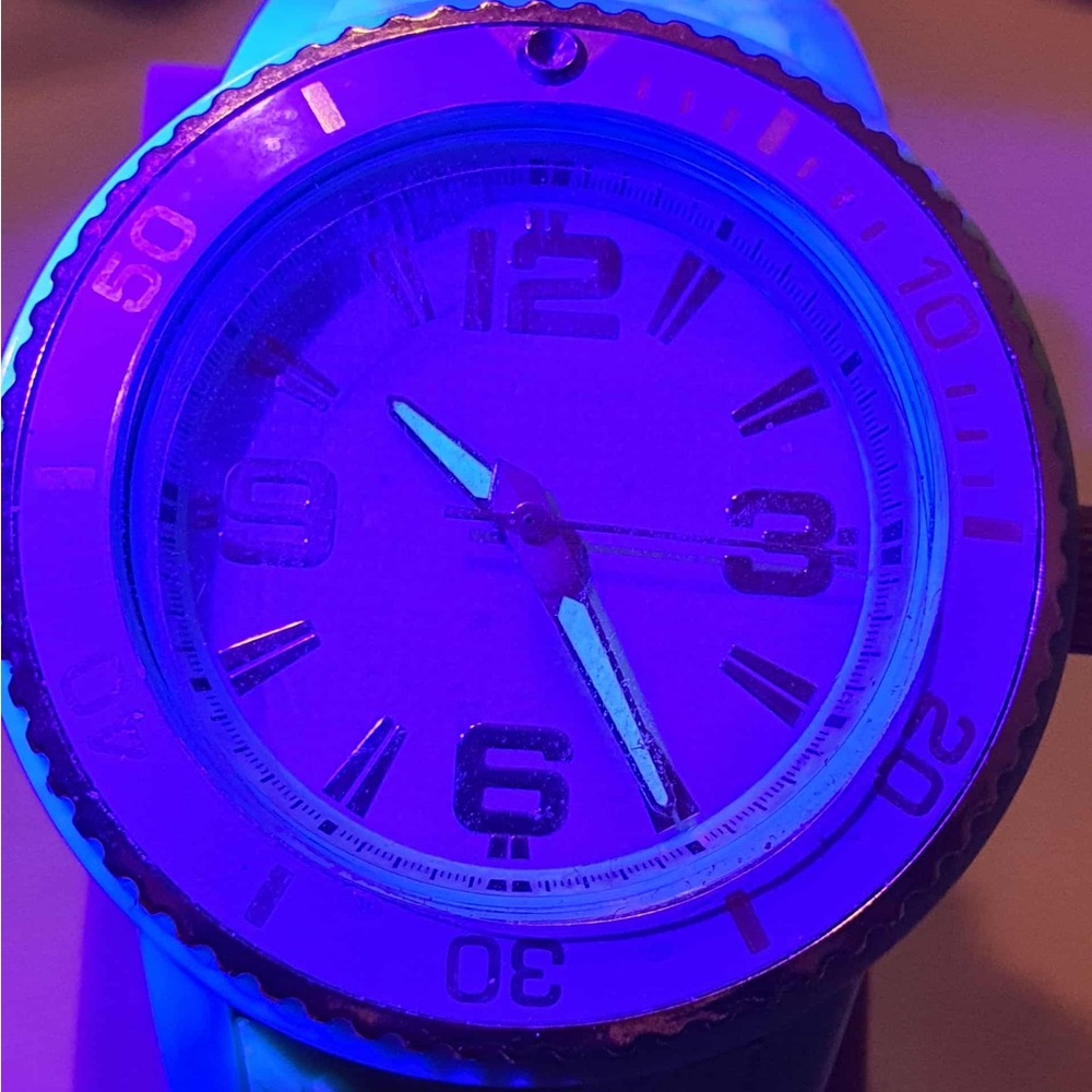 🦋10/$20🦋 Sempre Goldtone/Turquoise Silicone Diver Style Women's Watch